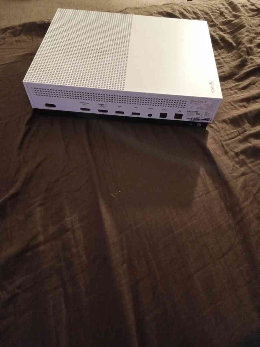 XBOX ONE S - Elgin, Illinois - FleaMarketBay