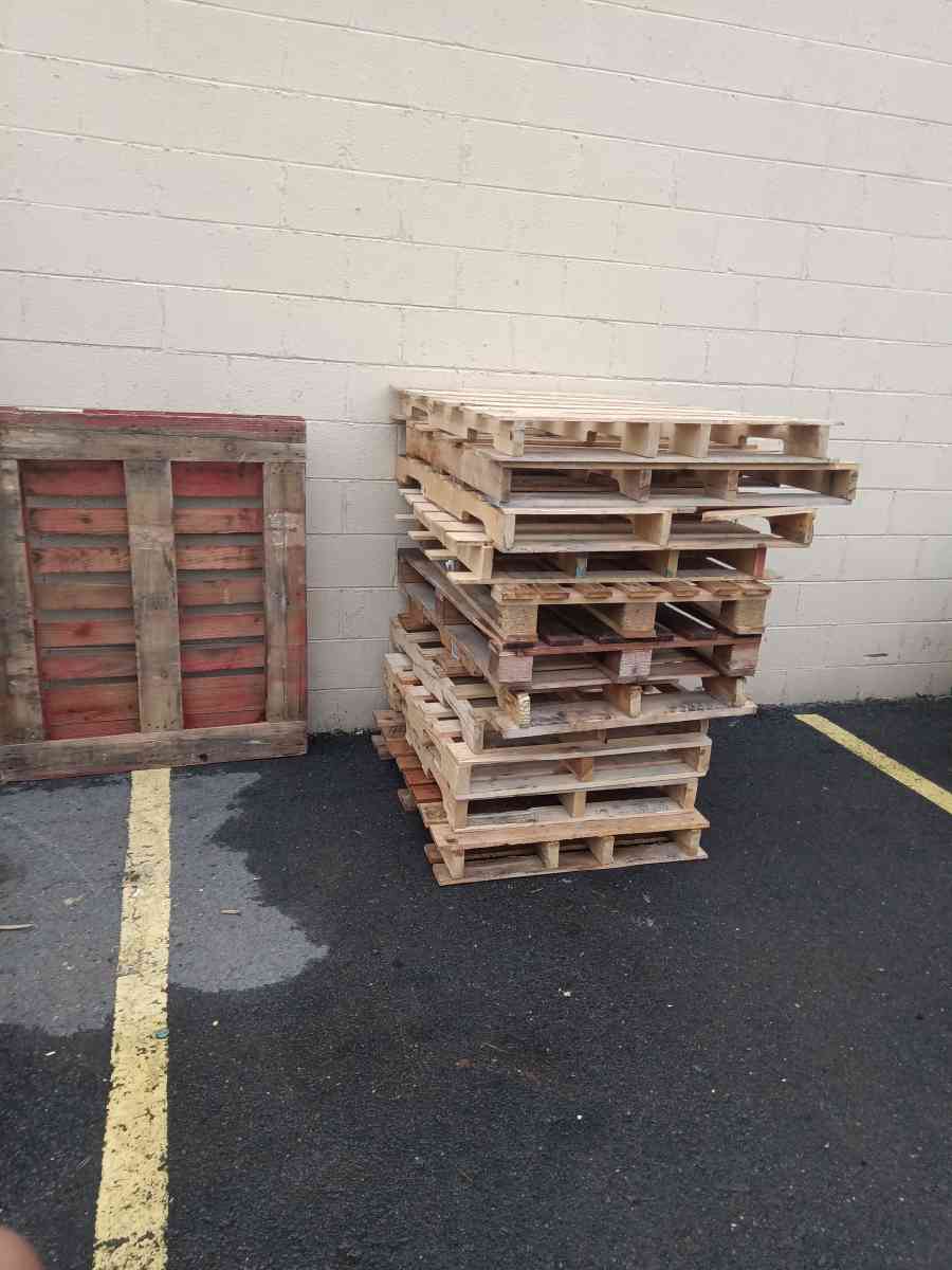 pallets for free no hidden agenda - Manassas, Virginia - FleaMarketBay