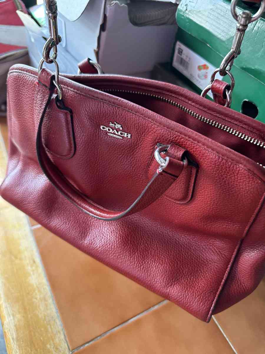 1 Ladies Burgundy COACH PURSE - Wilmington, North Carolina