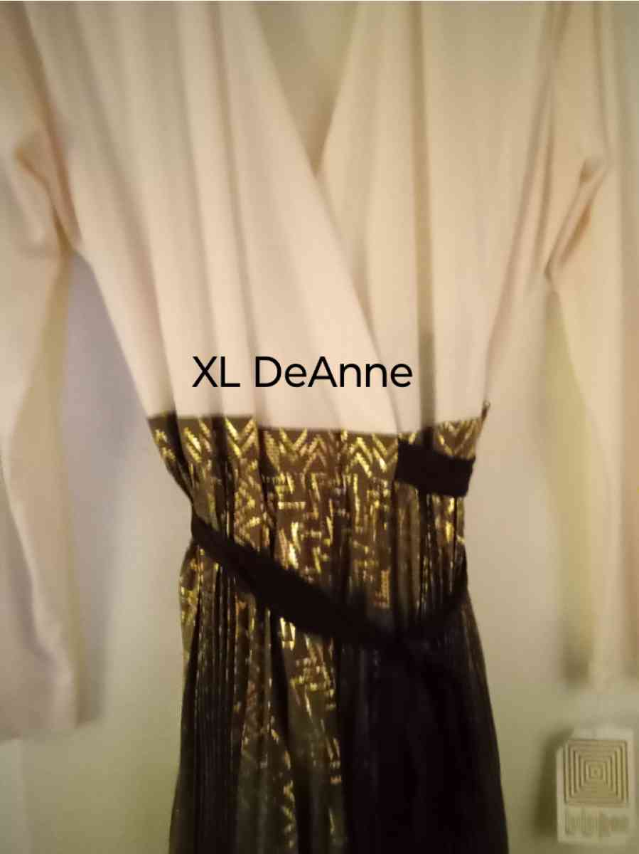 NWT LuLaRoe XL  DeAnne Dress for 50 Its Retails for 140