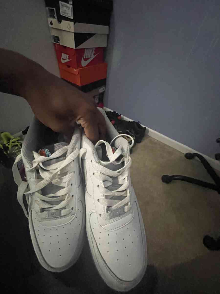 custom air forces - Statesville, North Carolina - FleaMarketBay