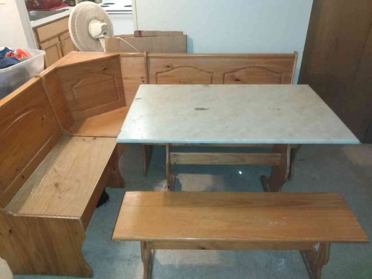 kitchen nook - Hazleton, Pennsylvania - FleaMarketBay