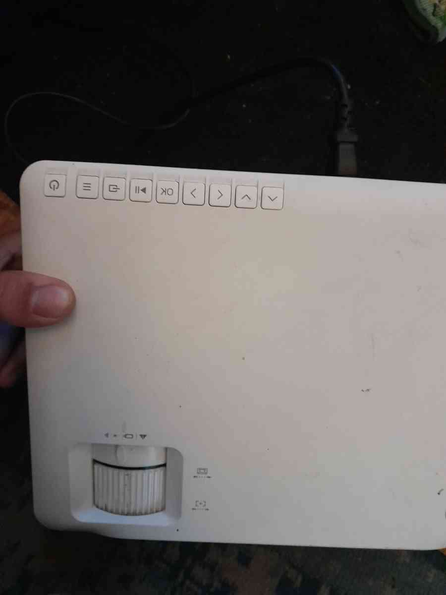 projector - Los Angeles, California - FleaMarketBay