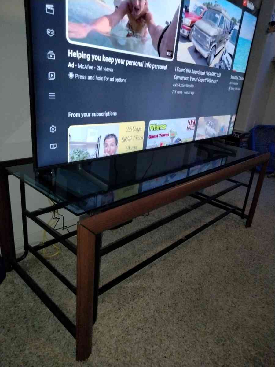Glass TV stand - Los Fresnos, Texas