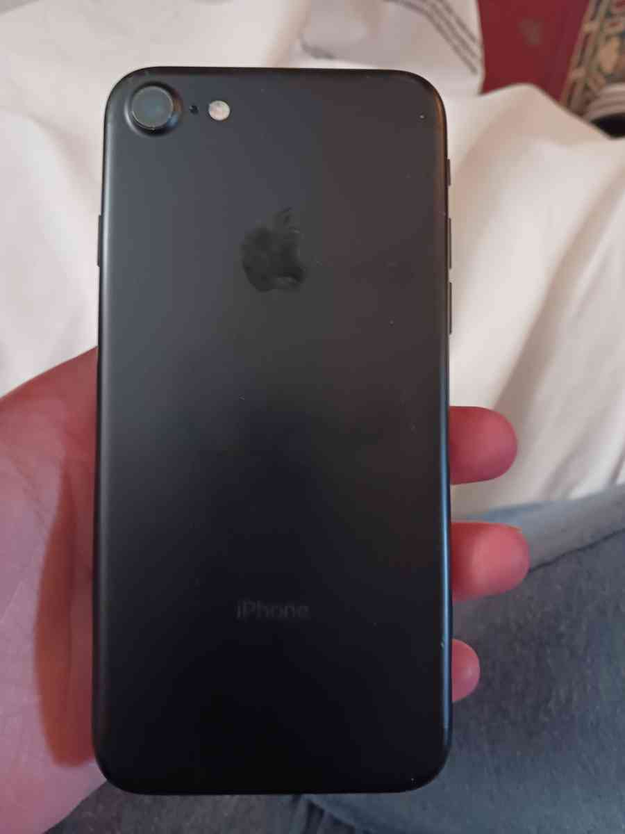 iPhone 7 - Burlington, New Jersey - FleaMarketBay