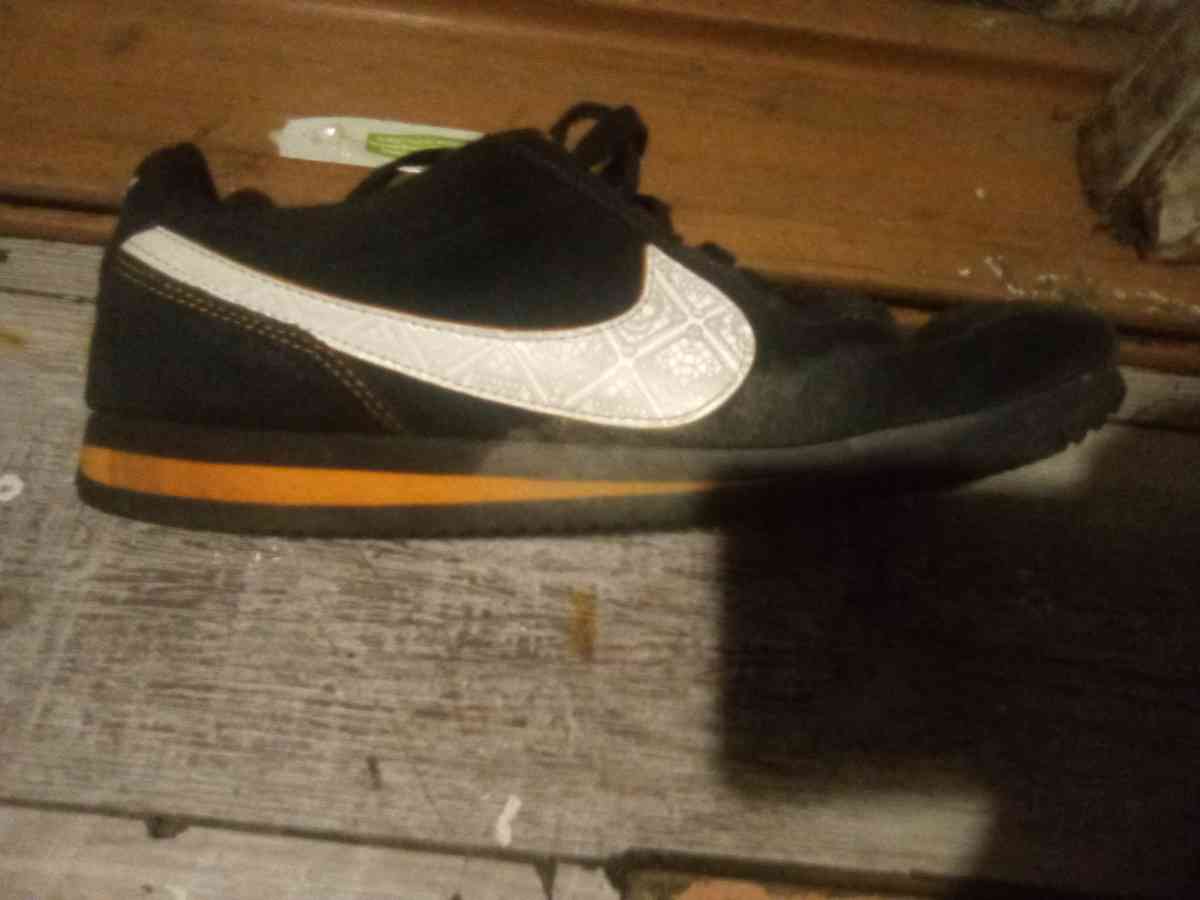 shoes - Alton, Illinois - FleaMarketBay