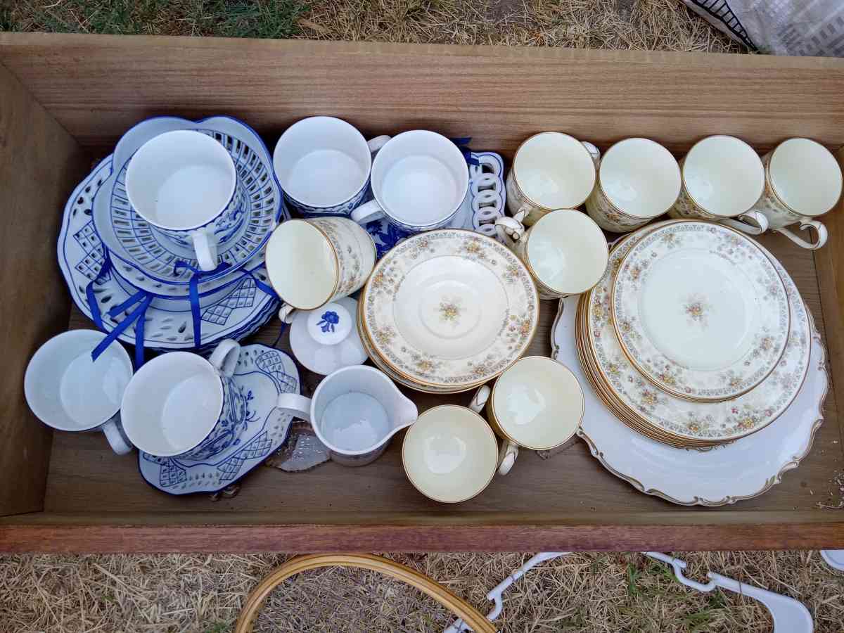 brass china - Chowchilla, California - FleaMarketBay