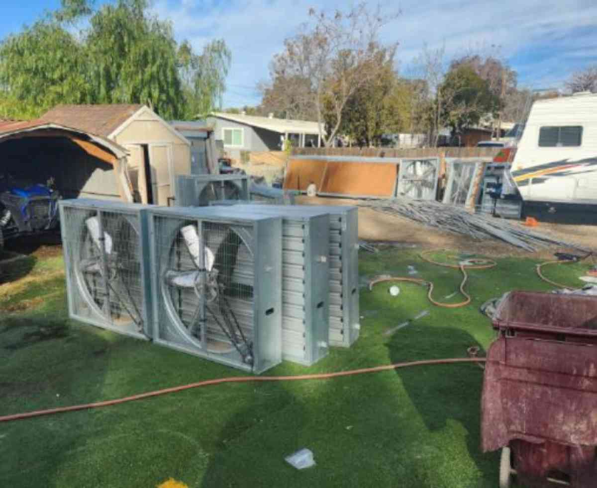 Green Houses Various Sizes - Perris, California - FleaMarketBay