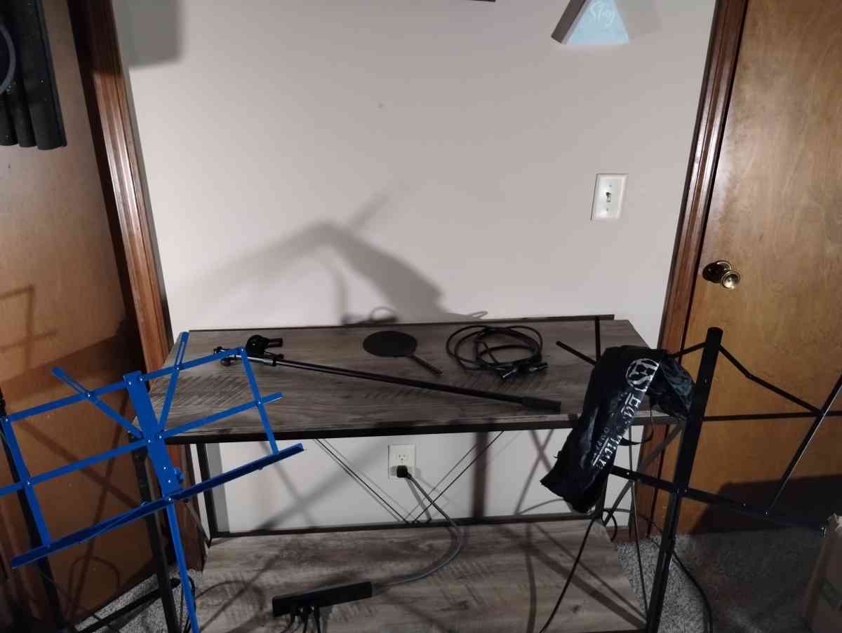 A Home Studio That Wont Break The Bank - Bloomington, Illinois - FleaMarketBay