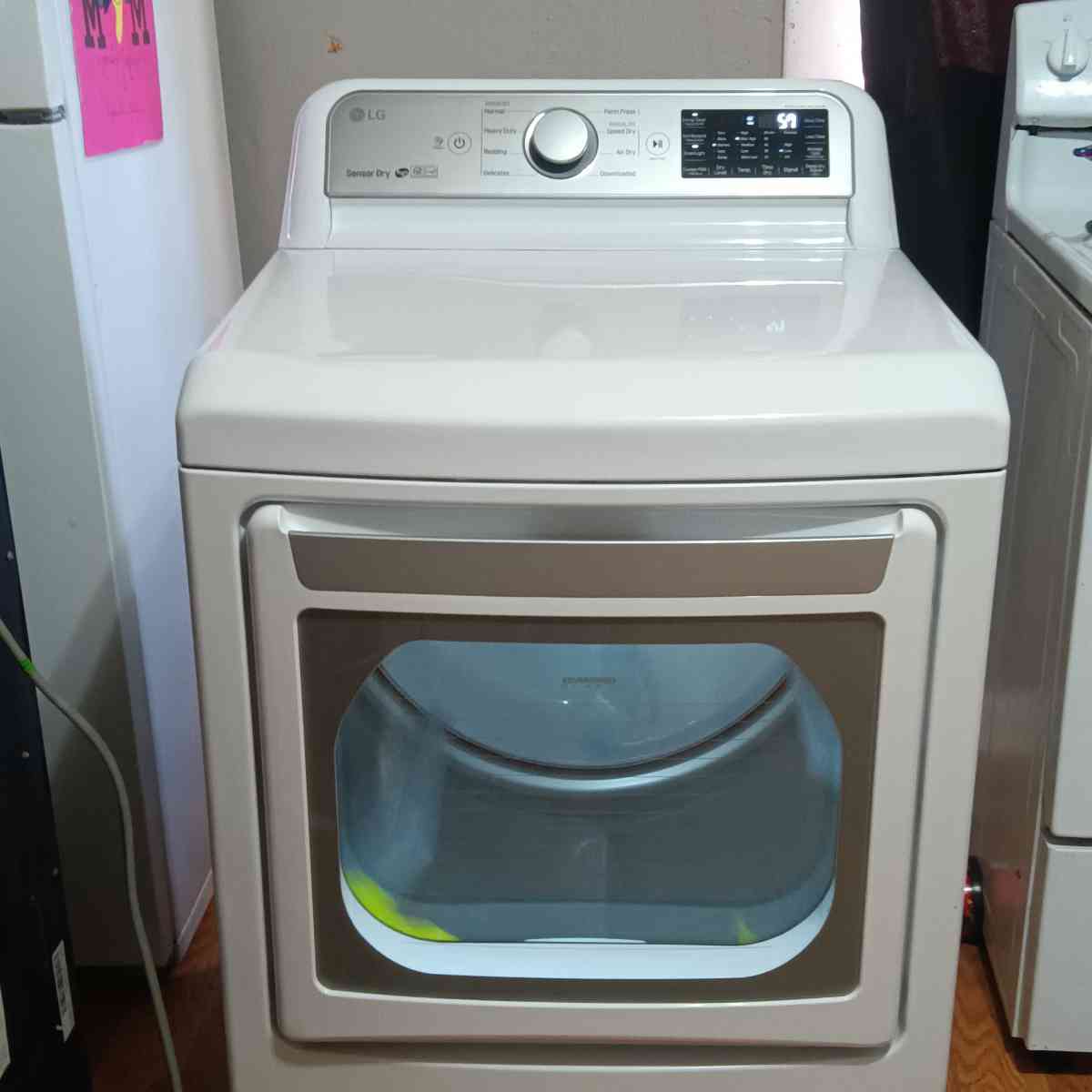 Bran New LG Electric Dryer Wifi Compatible - Lubbock, Texas