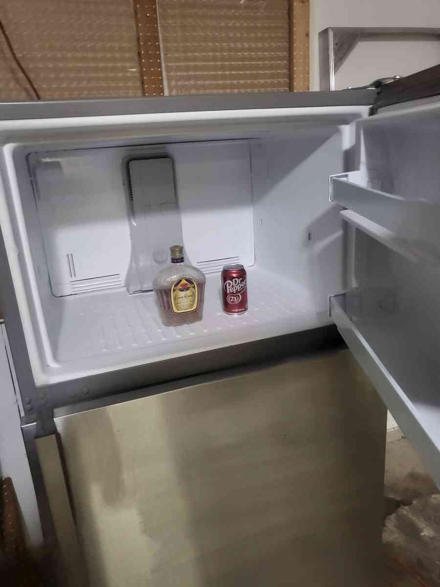 whirlpool Refrigerator - Fort Worth, Texas - FleaMarketBay