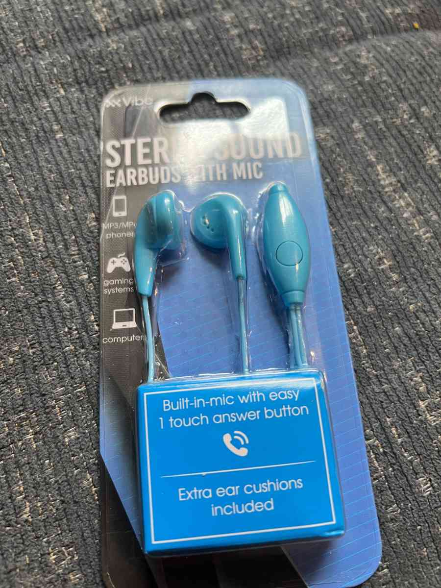 stereo earbuds with mic - Middlesex, New Jersey