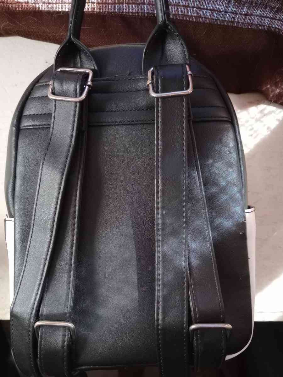 her universe beatlejuice sandworm mini backpack exclusive - Austin, Texas - FleaMarketBay