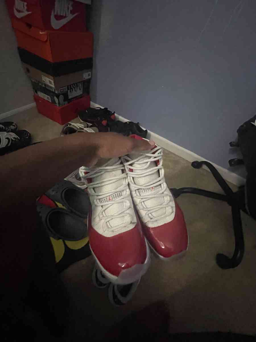 cherry 11 size 7 - Statesville, North Carolina - FleaMarketBay