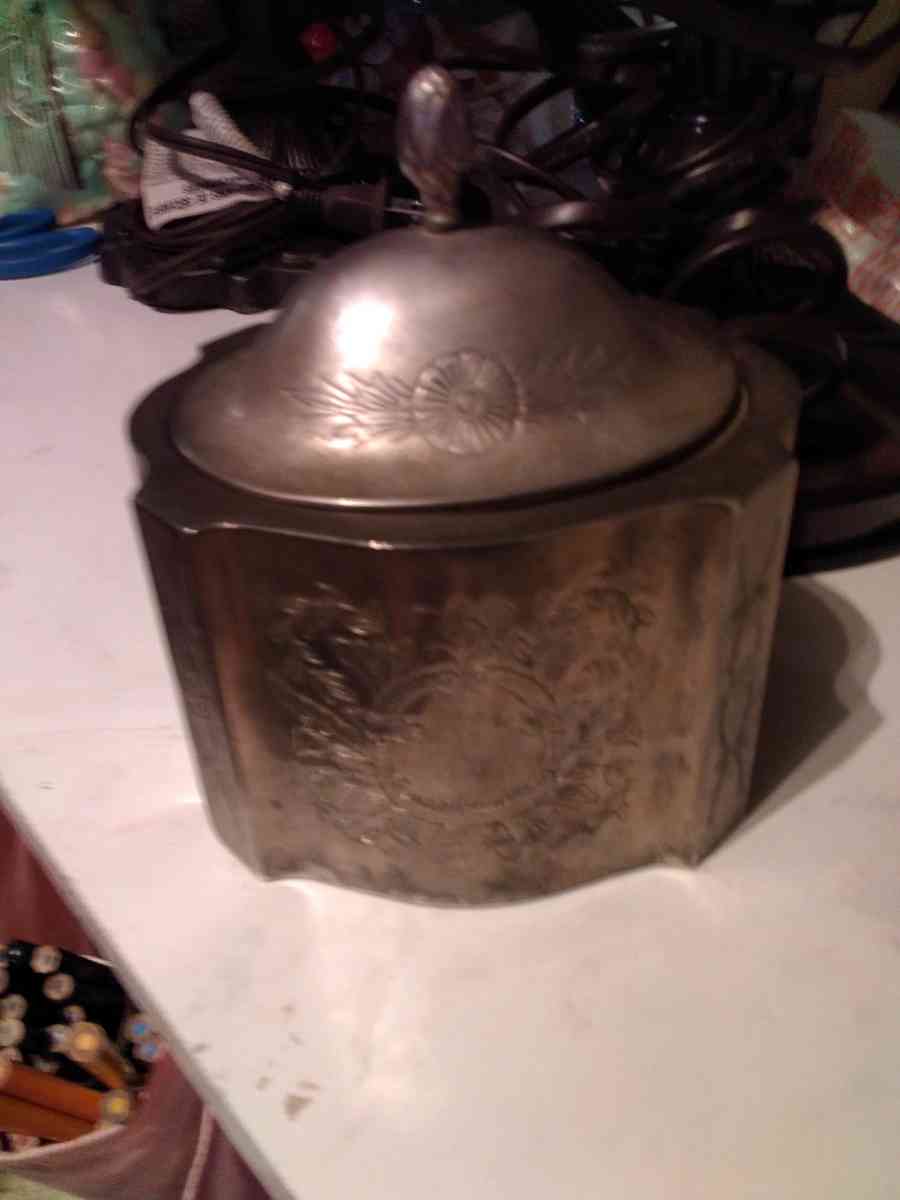 vintage tea caddy or jewelry holder - Saint Petersburg, Florida