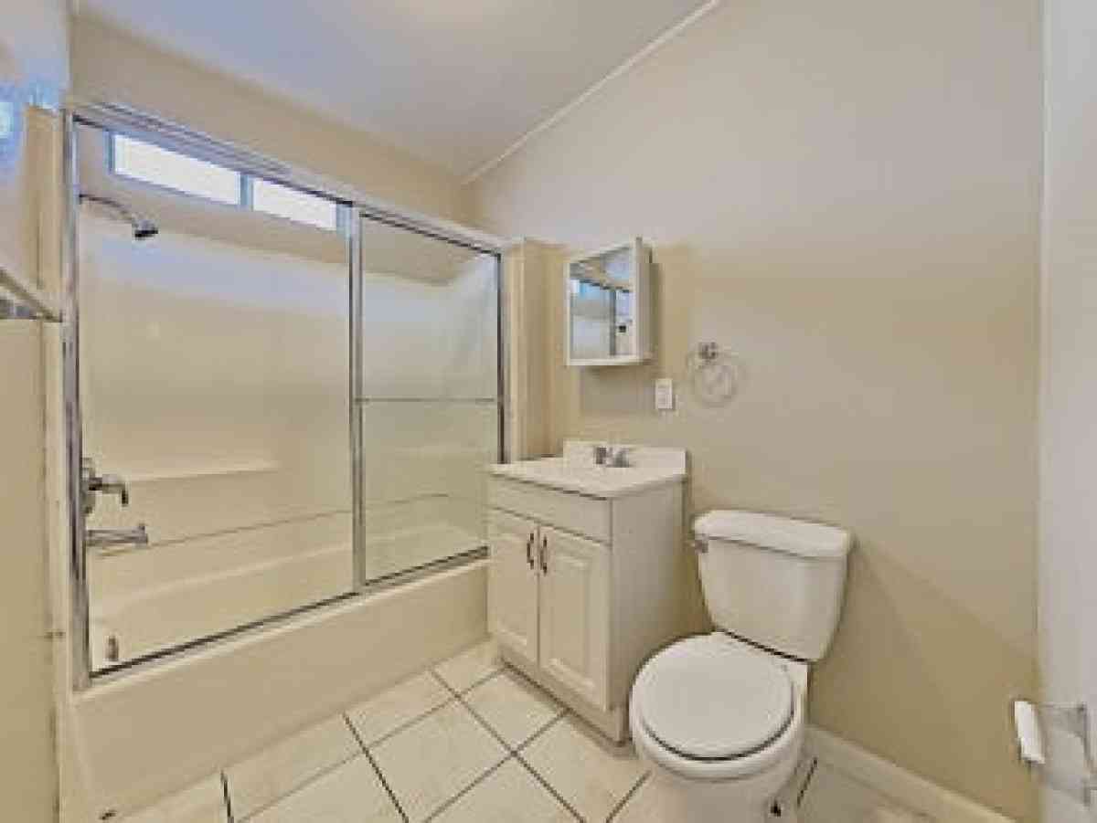 BEAUTIFUL SINGLE FAMILY HOME FOR RENT