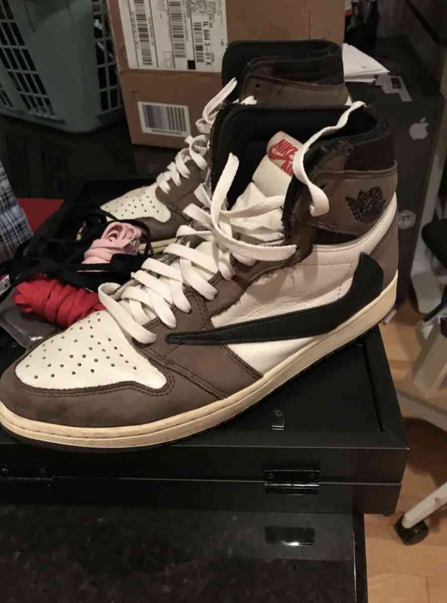 Jordan 1s - Marlborough, Massachusetts - FleaMarketBay