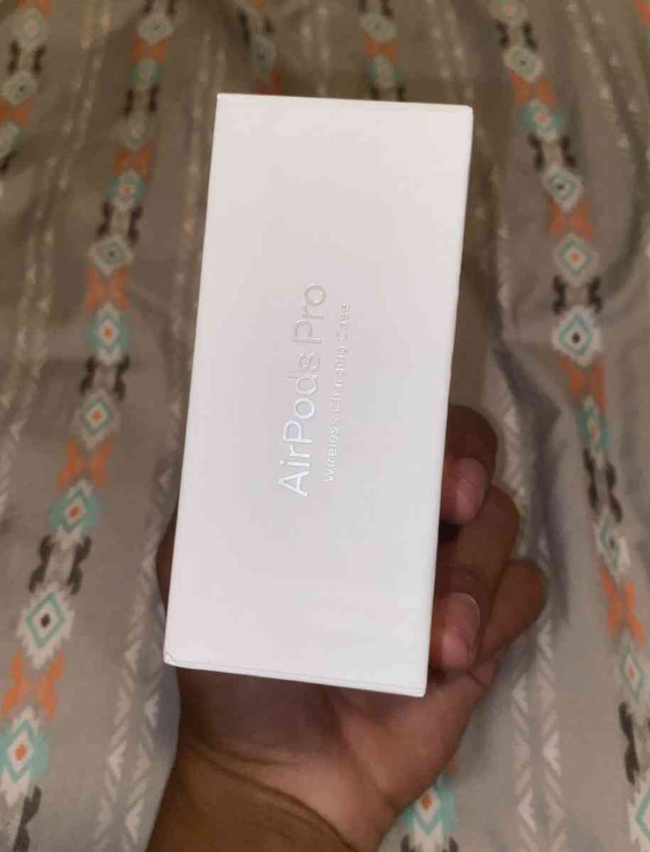 Apple AirPods Pro Charging Case Included And charger include - Dingmans Ferry, Pennsylvania - FleaMarketBay