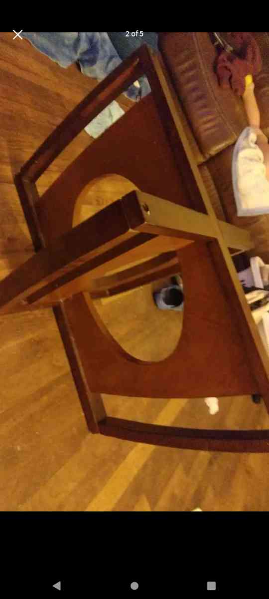 glass table - Roseville, Michigan - FleaMarketBay