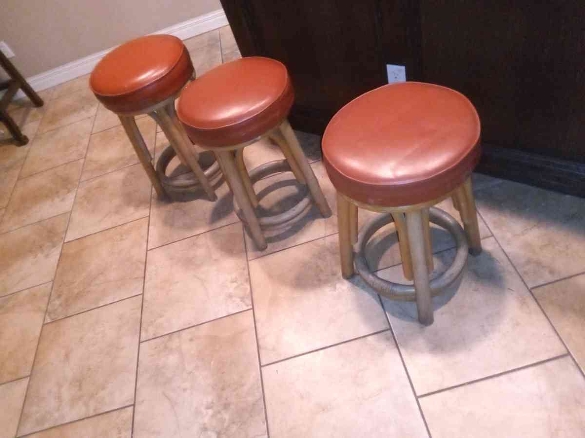 3 bar stools 100 - Corpus Christi, Texas