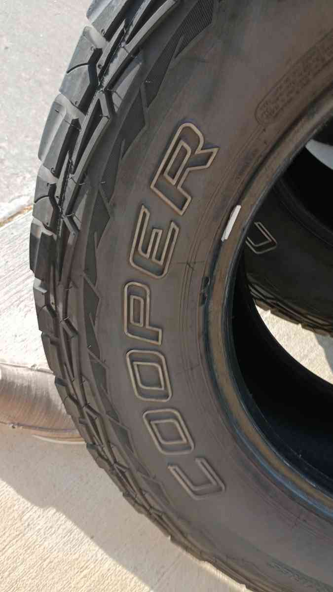 Cooper Advantage allterrain LT275 55 18 - Springtown, Texas - FleaMarketBay