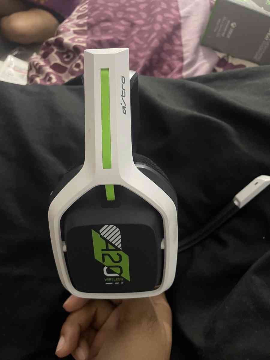 Wireless headset - Cobb, Georgia