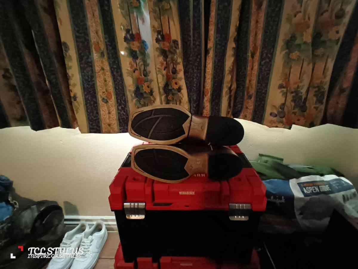 Ariat cowboy boots WOMENS - Beaumont, California - FleaMarketBay