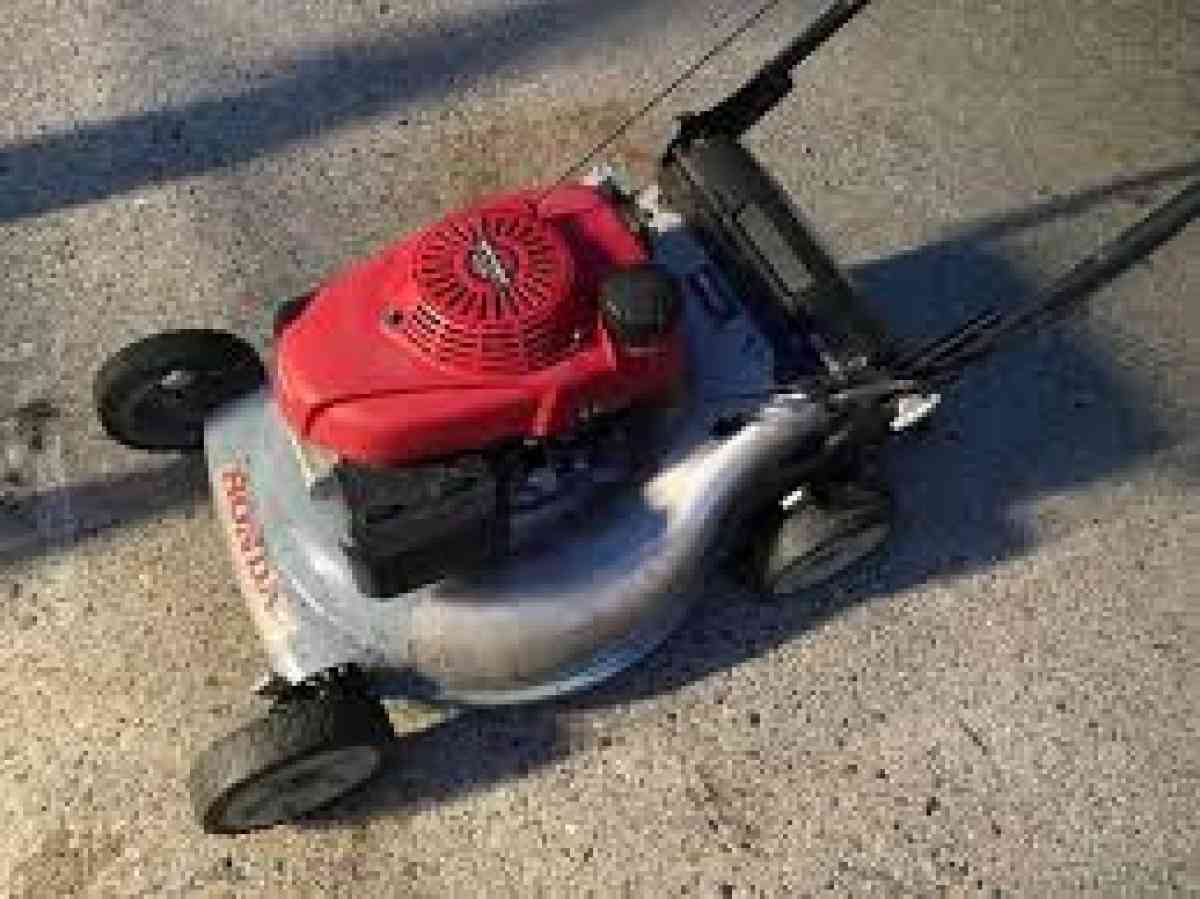 The Honda HRR216VKA selfpropelled lawn mower - Palm Bay, Florida - FleaMarketBay
