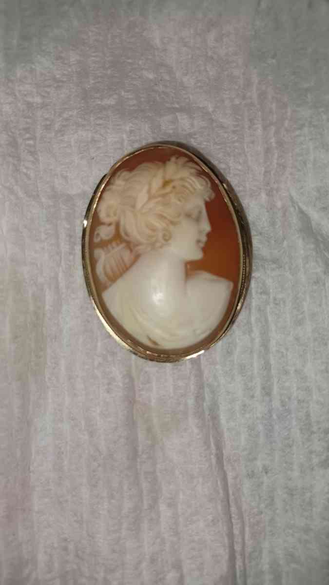 vintage  camo broch - Caliente, California