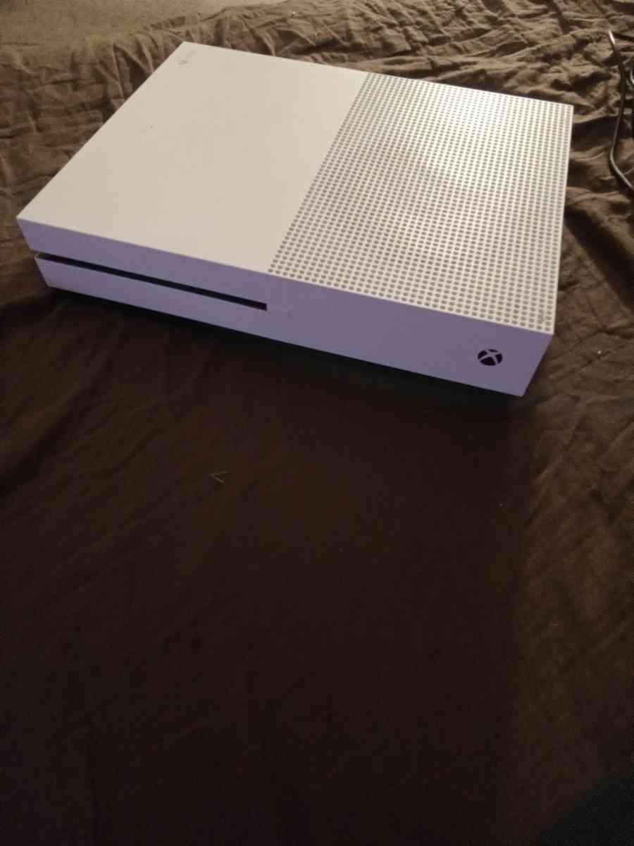XBOX ONE S - Elgin, Illinois