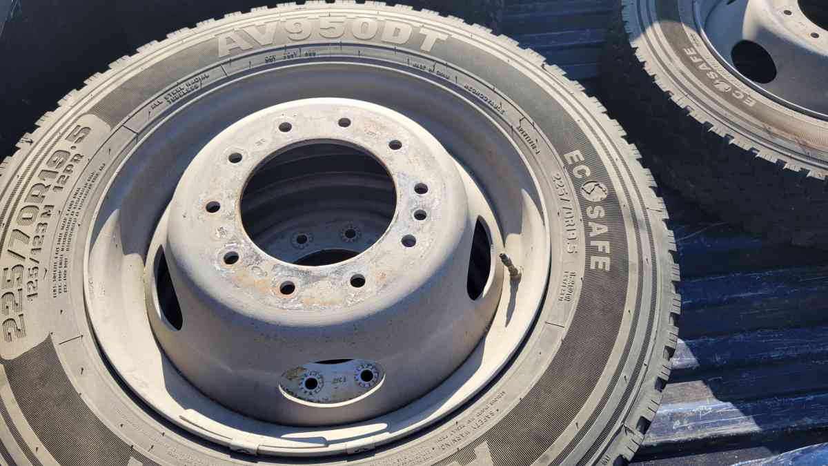 225 70R 19 5 F450 OEM wheels and good tires - Lewisville, Texas - FleaMarketBay