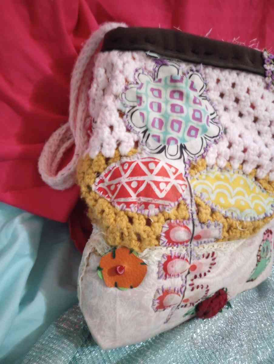 Vintage Style Crocheted Purse - Alamosa, Colorado - FleaMarketBay