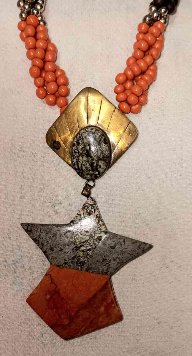 vintage 18 in long necklace