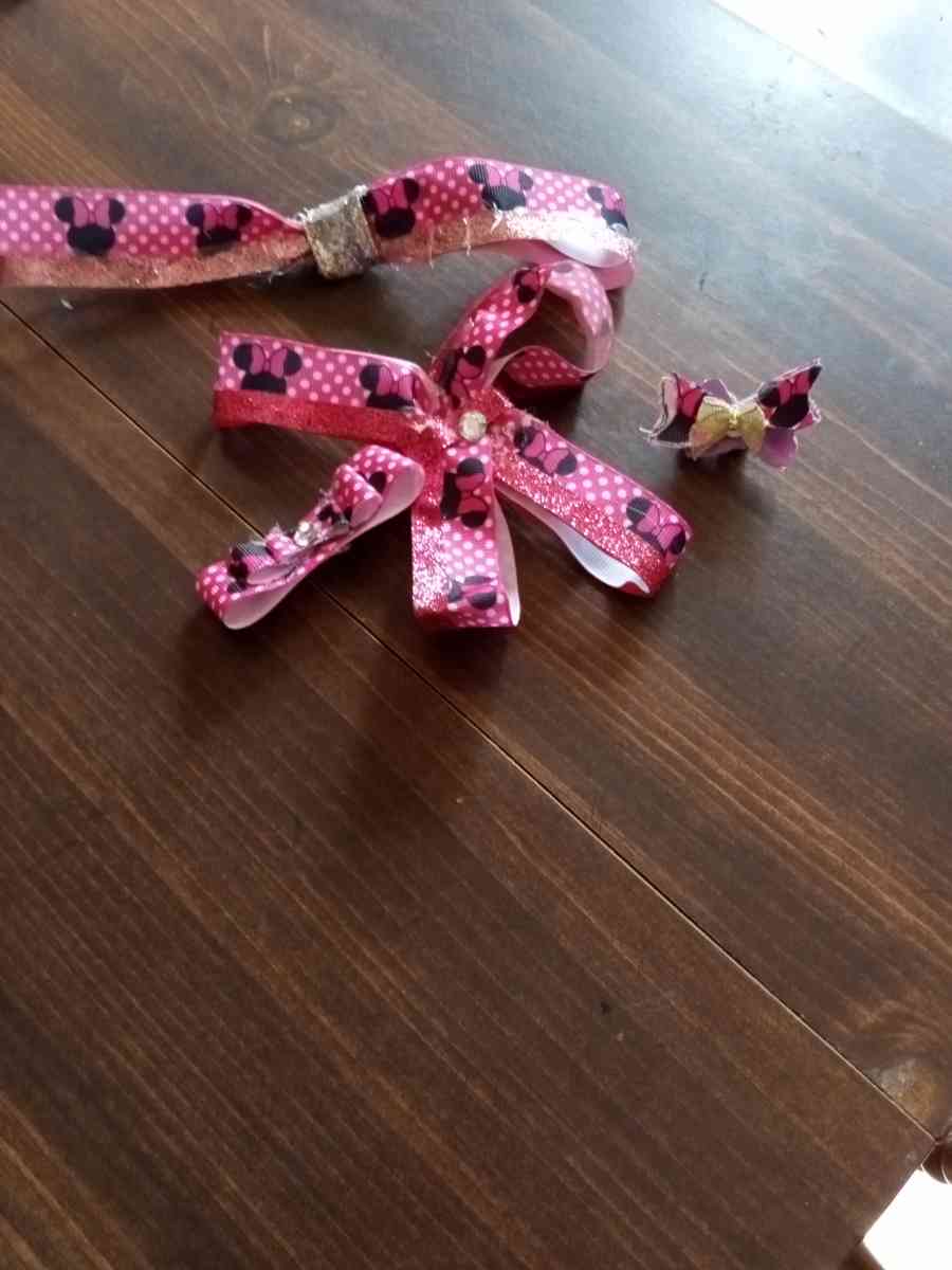 ribbon and fabric and leather hair or gift bows - Tahlequah, Oklahoma - FleaMarketBay
