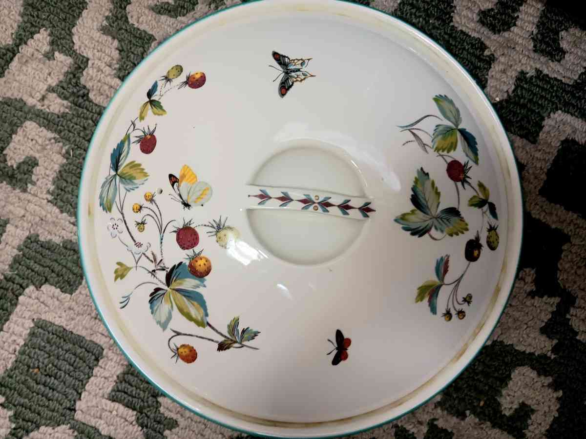 Royal Westinghouse casserole dish with cover - Altamonte Springs, Florida - FleaMarketBay