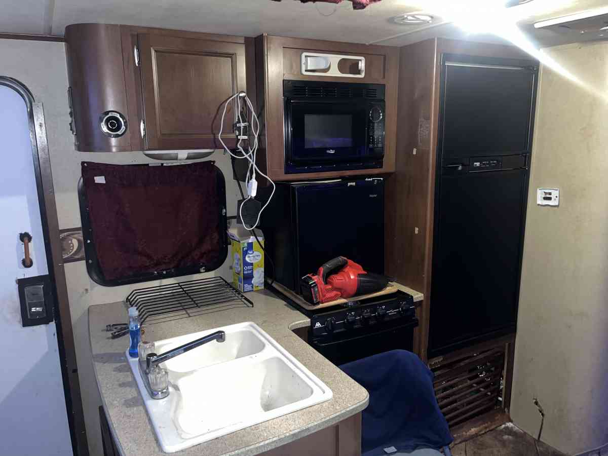 camper - Goose Creek, South Carolina - FleaMarketBay