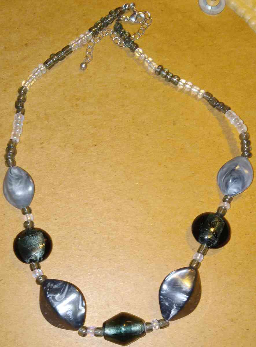 NECKLACE SET ill match bracelet with 2 pair earring - Indianola, Iowa - FleaMarketBay