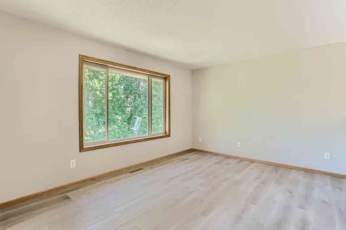 Beautiful single family housing - Minneapolis, Minnesota - FleaMarketBay