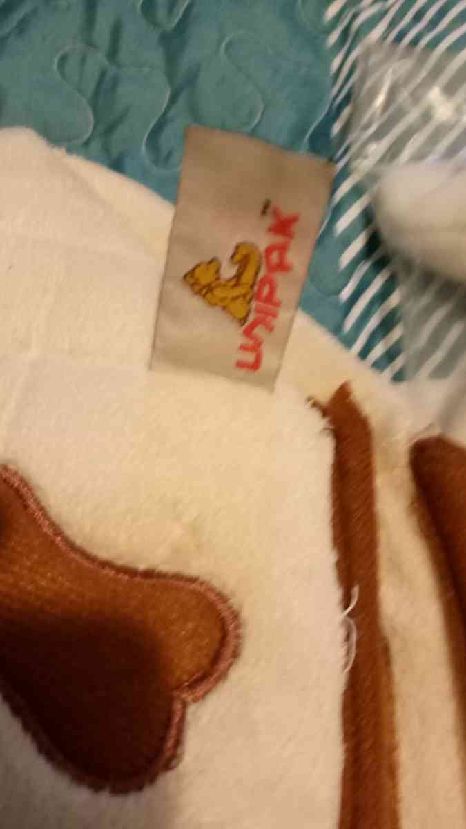 Bassett bean hounds set in plastic an carrying case - Salisbury, North Carolina - FleaMarketBay