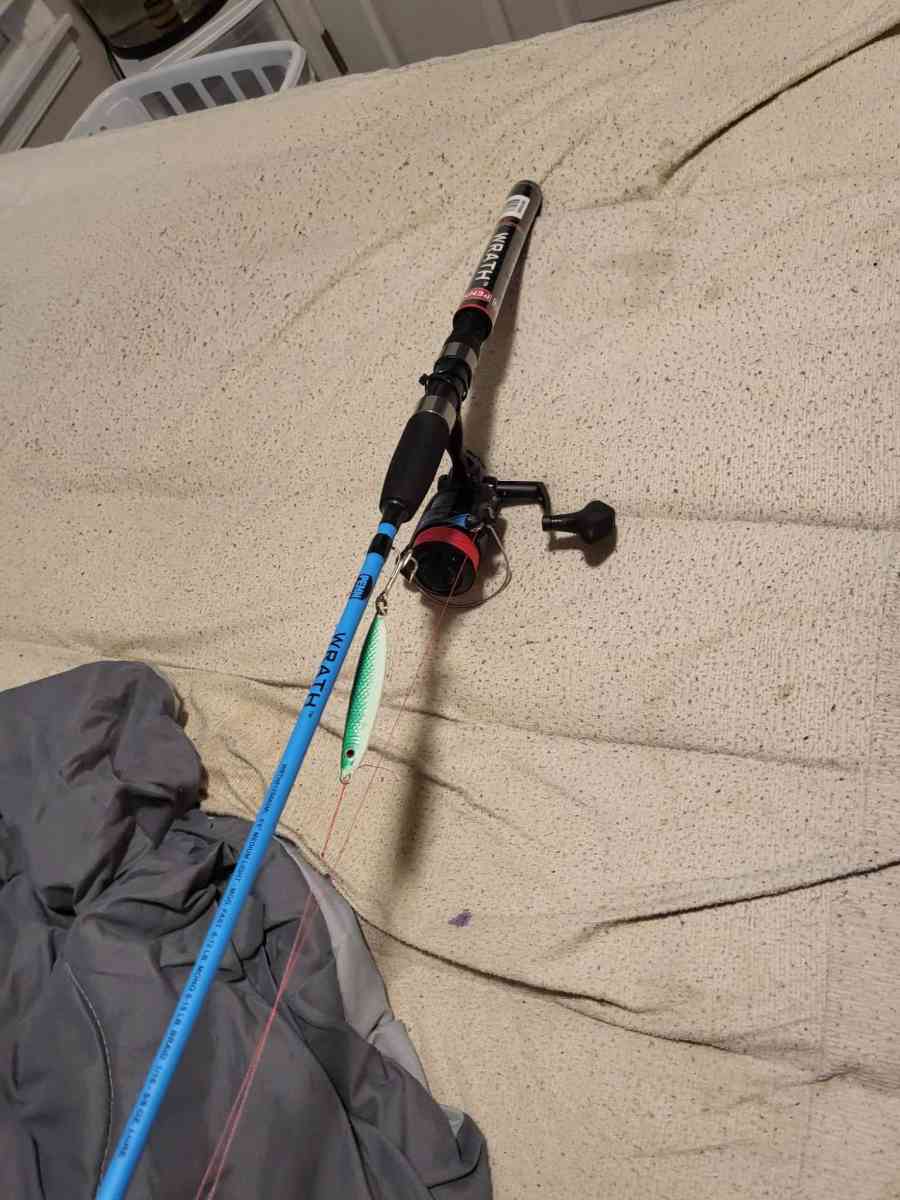 New Penn reel combo need Gone today - Burlington, New Jersey