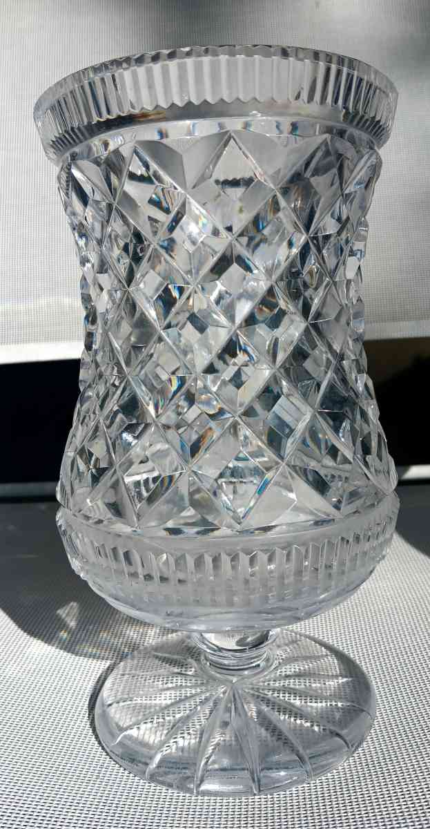 vintage thick crystal vase - Altamonte Springs, Florida - FleaMarketBay