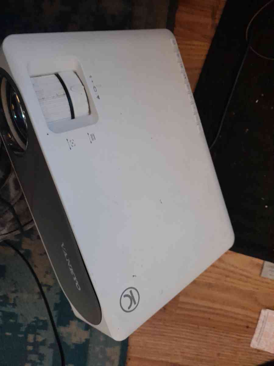 projector - Los Angeles, California - FleaMarketBay