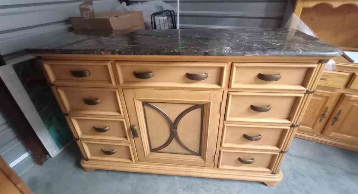 king size canopy bedroom set - Lehi, Utah - FleaMarketBay