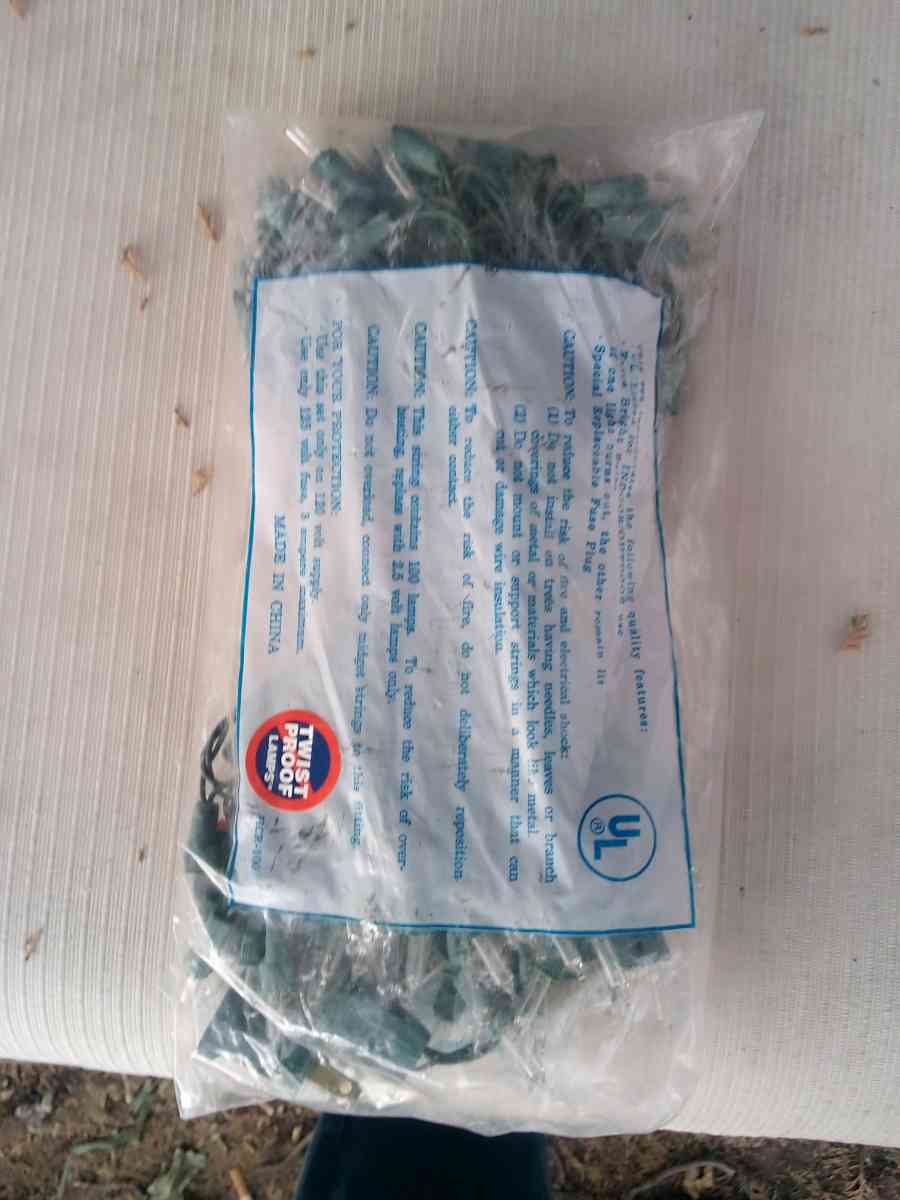 Christmas lights 20 pks 6 a piece still in plastic new - Abilene, Texas