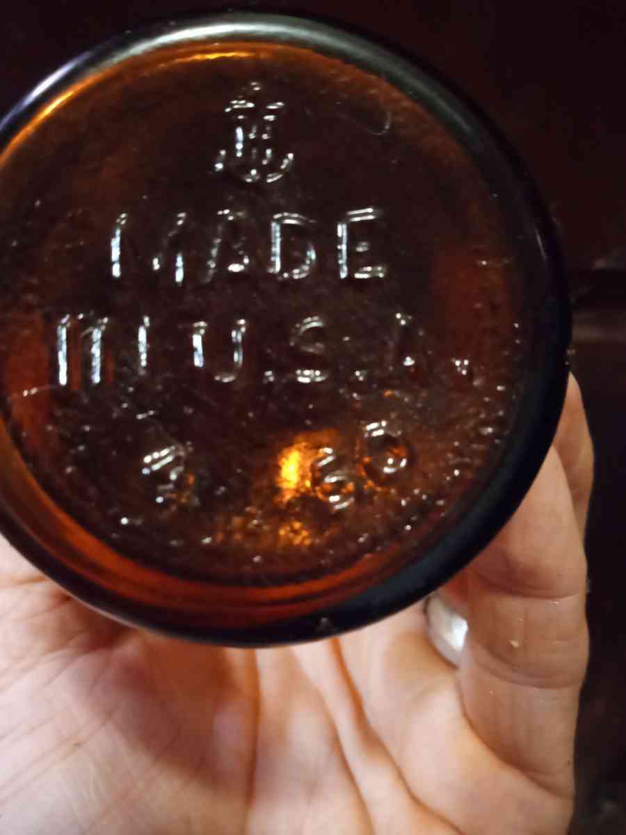 antique bottles - Rutherfordton, North Carolina - FleaMarketBay