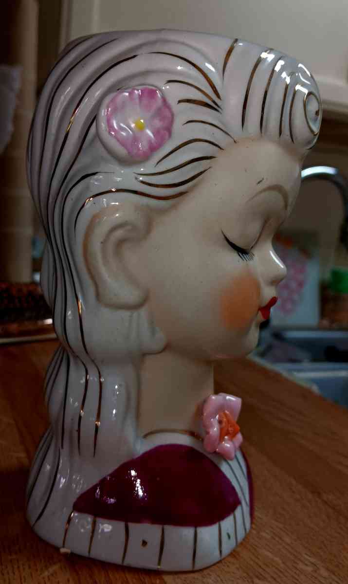 vintage 13 in porcelain painted female beauty head - Altamonte Springs, Florida - FleaMarketBay