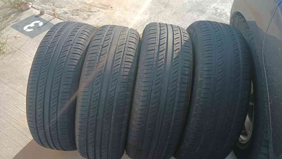 Sailun matching set of 4 tires 225 65 17 - Springtown, Texas - FleaMarketBay