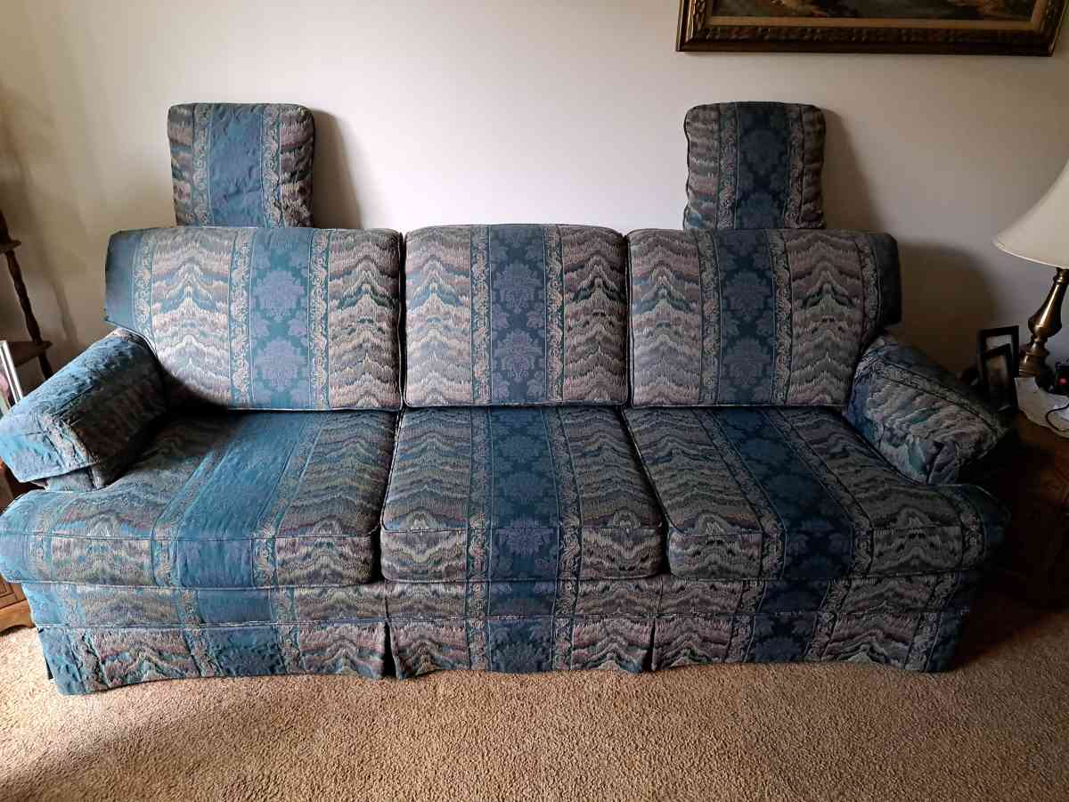 couch loveseat - Rochester, New York