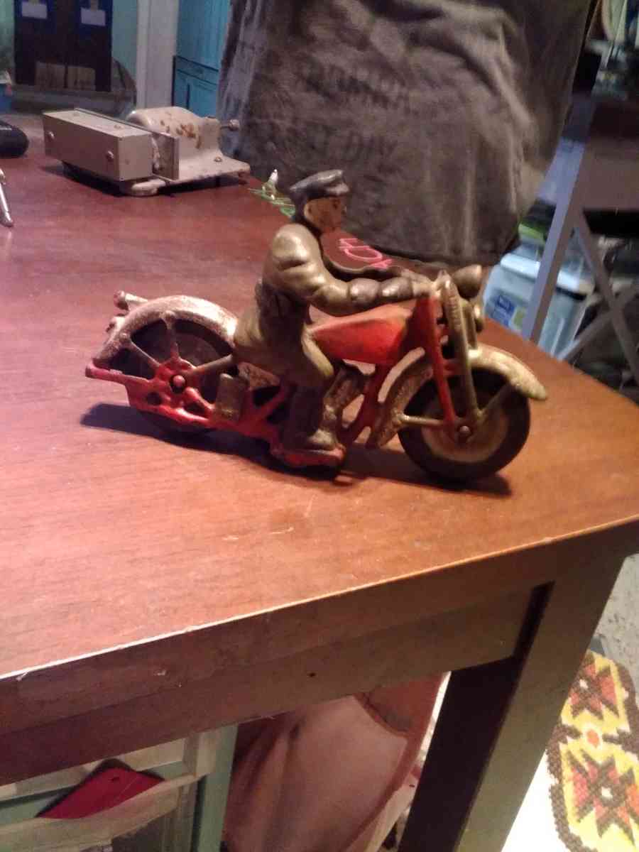hubbly cast iron patrol motorcycle - Saint Petersburg, Florida