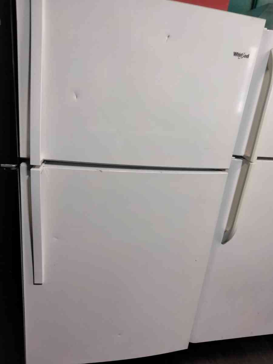 Whirlpool Fridge - Los Angeles, California - FleaMarketBay